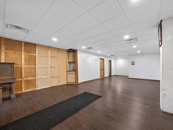 3rd image of 708 15th St