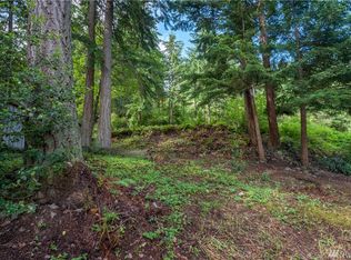 1147 Island Dr, Lummi Island, WA 98262