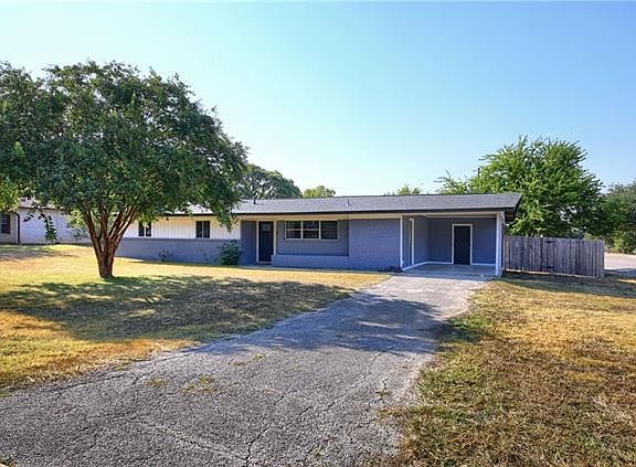 4th image of 601 Lilac Dr