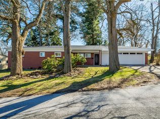 27 N Johnson Rd, Houston, PA 15342