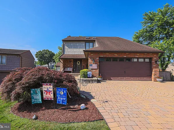 15 Woody Rd, Baltimore, MD 21221