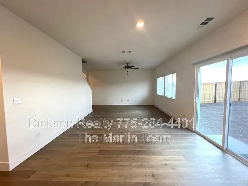 4 bed, 2.5 bath, 1716 sqft, $2,700 — Photo 2
