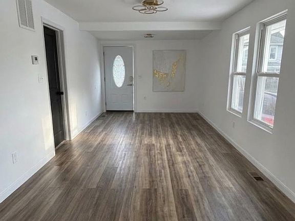 2nd image of 406 Orchard Ave