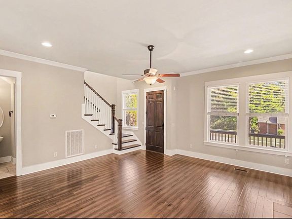 2nd image of 1613A Glen Echo Rd