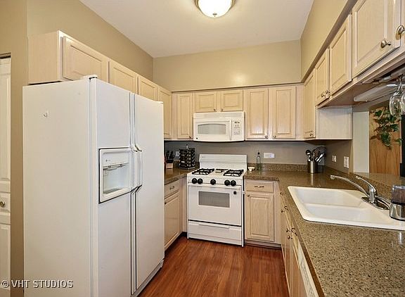 3rd image of 306 Arboretum Dr #388A