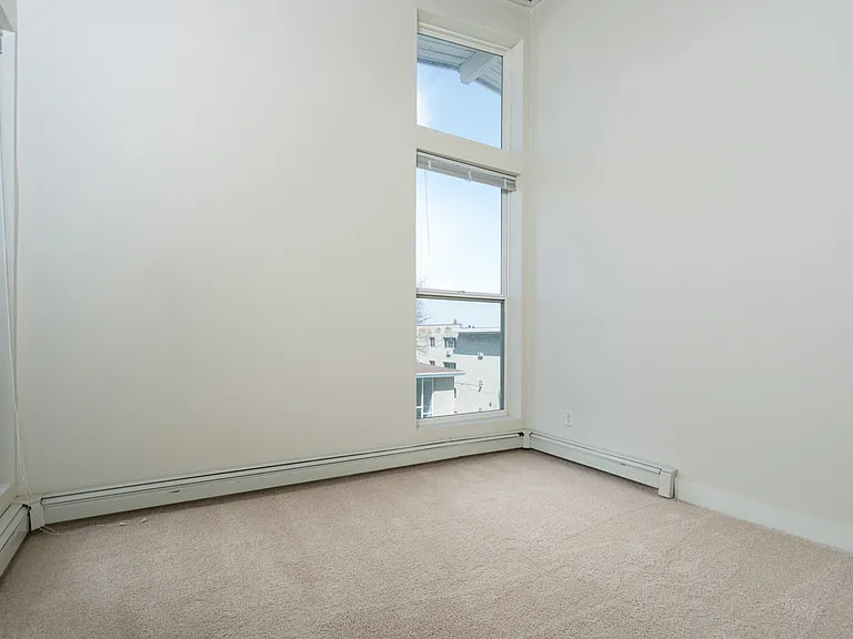 2 Bed / 1 Bath - 685 SF - Bedroom