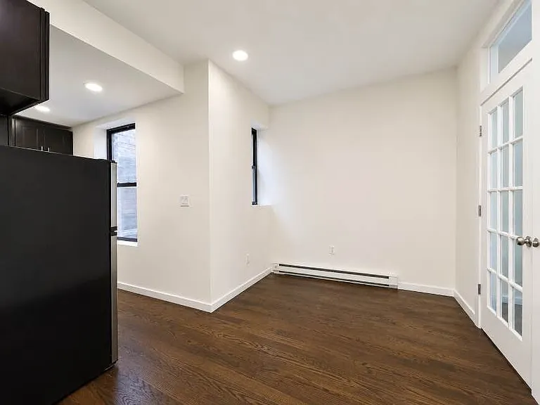 950 Nostrand Ave #2L — Photo 3