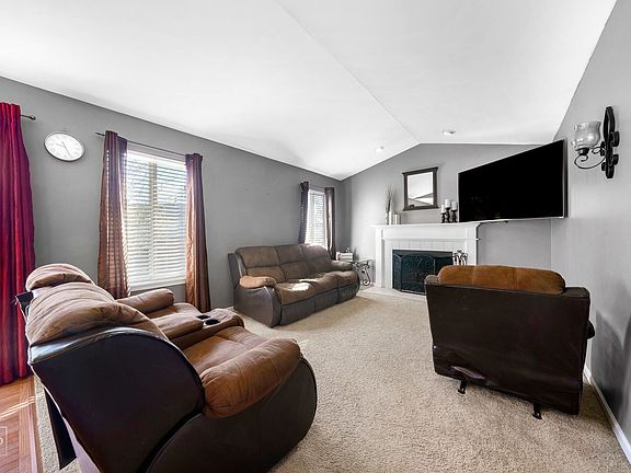 4th image of 2061 Kathleen Cir