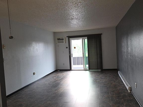 3rd image of 100 7th St NW