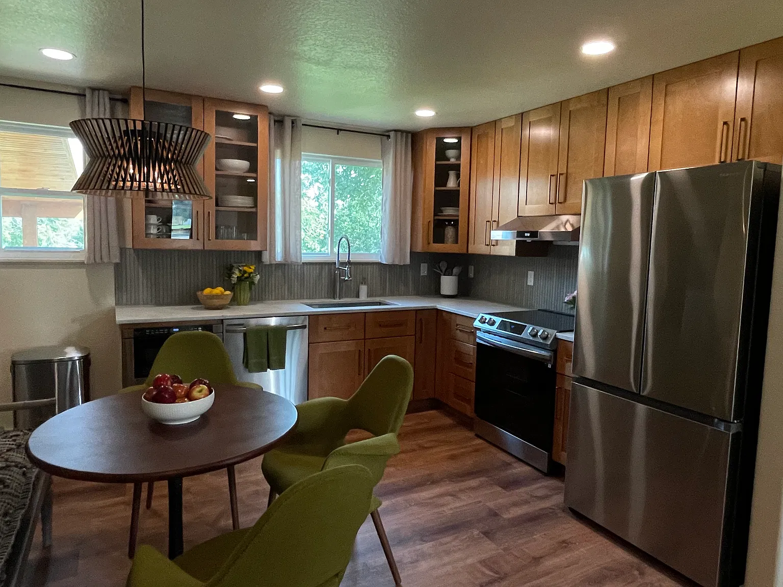 3 bed, 1600 sqft, $4,200 — Photo 4