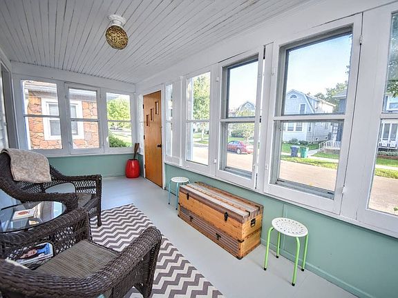 2nd image of 208 Villa Ave