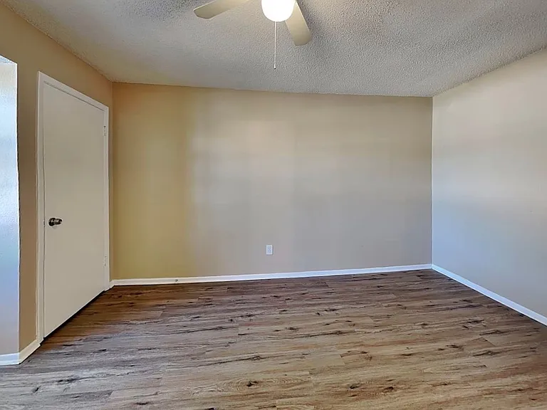 7429 Buck Rd — Photo 2