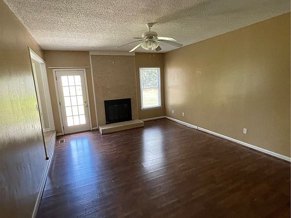 3rd image of 6717 Sandfield Ct