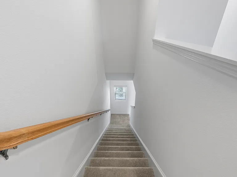 2130 Hallier Cv — Photo 17