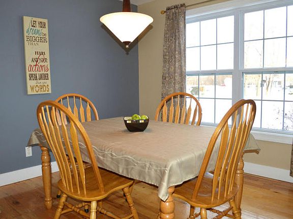 4th image of 4075 Brampton Ct NW