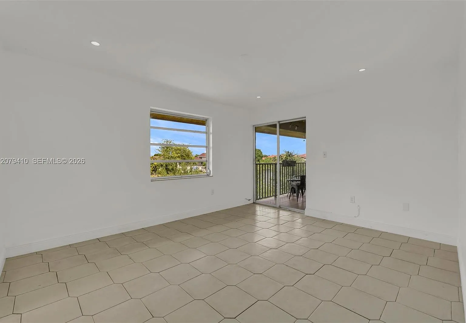 15470 SW 82nd Ln — Photo 4
