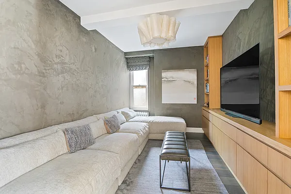 Sold by Corcoran | media 21