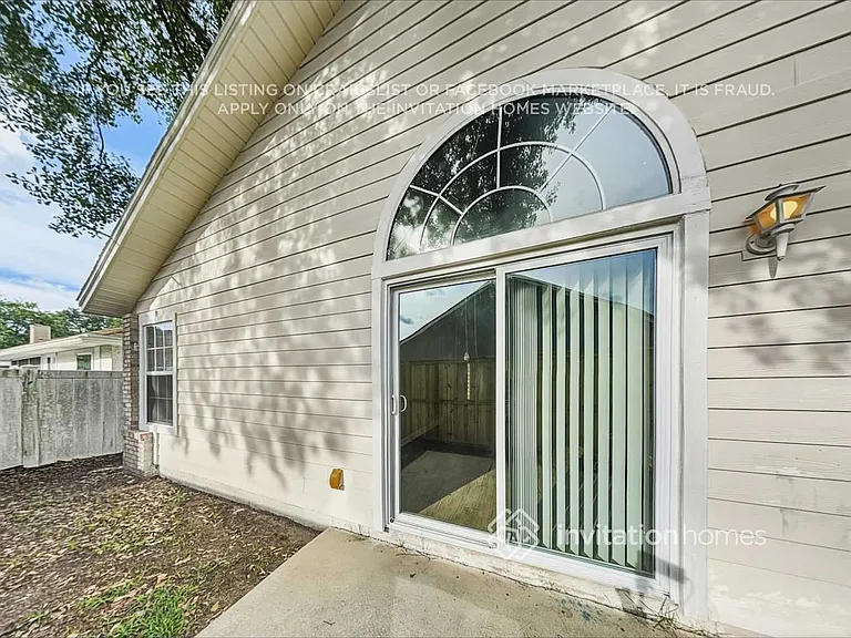 724 Putters Green Way S — Photo 16