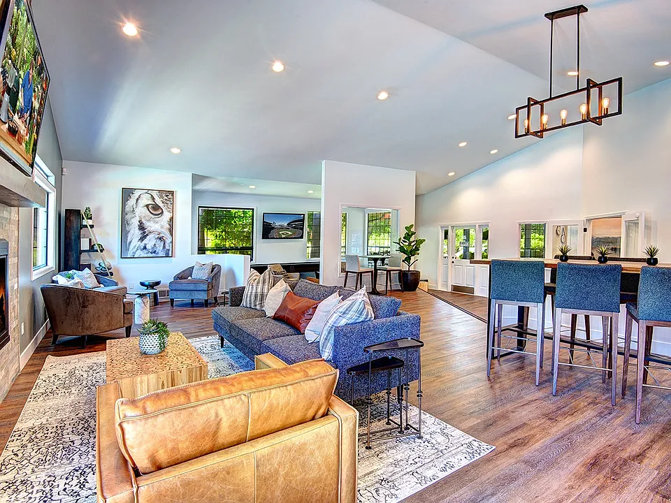 Woodlake Apartments