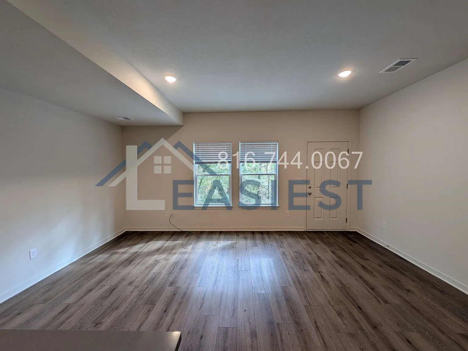 3 bed, 2.5 bath, 1400 sqft, $1,700 — Photo 4
