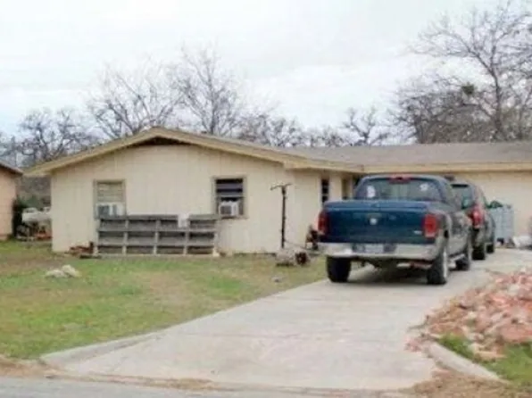 2405 Avenue E, Brownwood, TX 76801