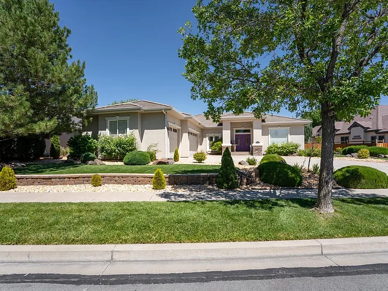 7330 Island Queen Dr — Photo 9