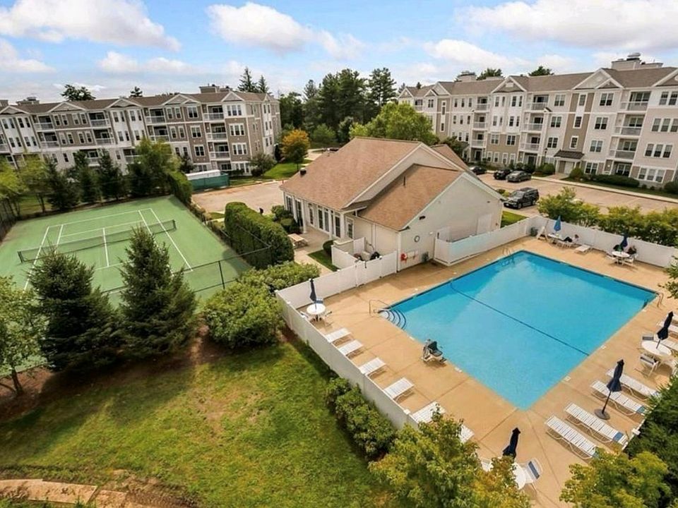 Tennis Court & Pool
