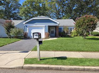 144 Edinburgh Dr, Ridge, NY 11961