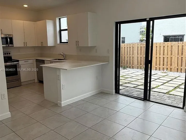 28532 SW 133rd Path — Photo 2