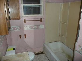 4th image of 1217 E 10th Ave