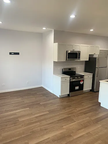 3409 W Fulton Blvd #2 Photo 1
