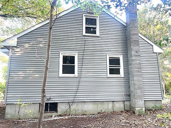 4th image of 831 Providence Rd