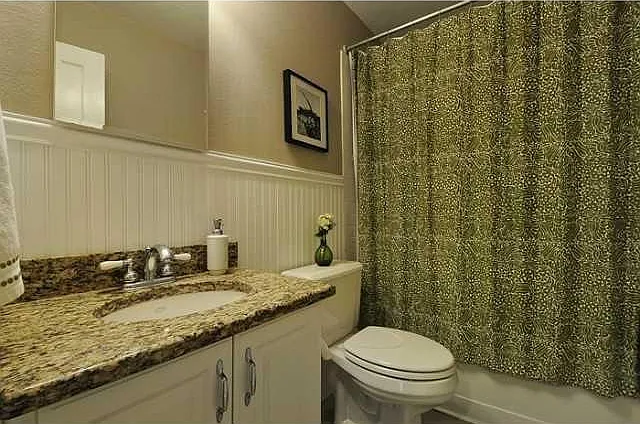1404 Karen Ave — Photo 12