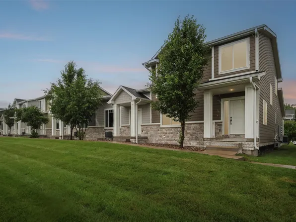515 10th St, Waukee, IA 50263