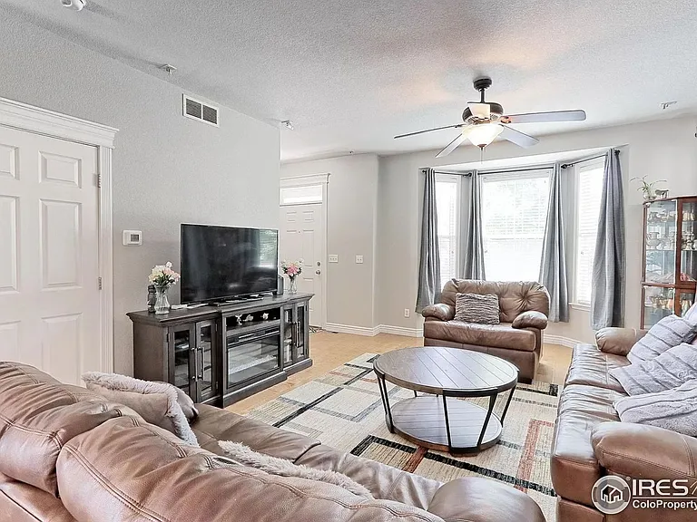 363 Casper Dr — Photo 8