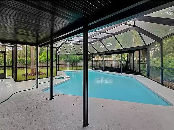 4th image of 15609 Timberline Dr #A