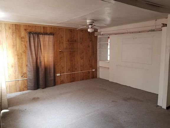 3rd image of 750 W Southgate Ave
