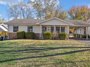 1022 S 6th St, Saint Charles, MO 63301