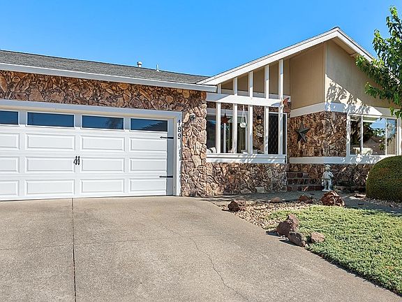 3rd image of 189 Eckmann Place