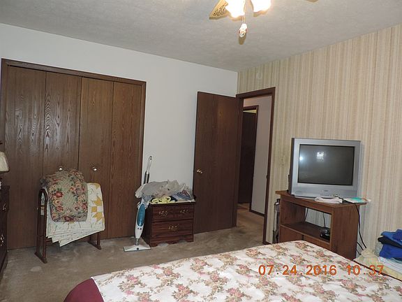 2nd image of 35352 Perry Dr
