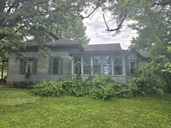 305 E North Lake St, Hancock, WI 54943