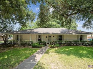 5745 Tee Dr, Zachary, LA 70791