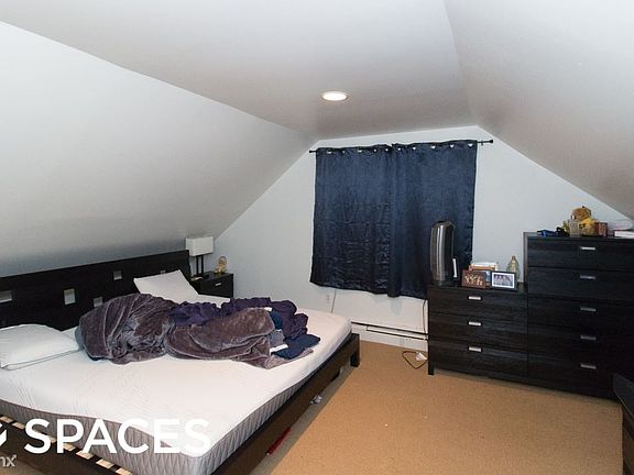 4th image of 1110 W Newport Ave #Untch