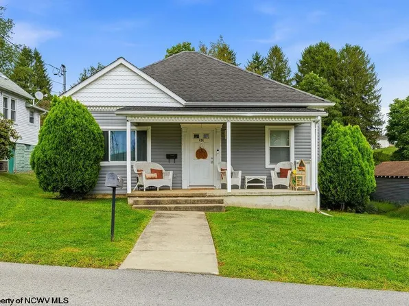 434 James St, Bridgeport, WV 26330