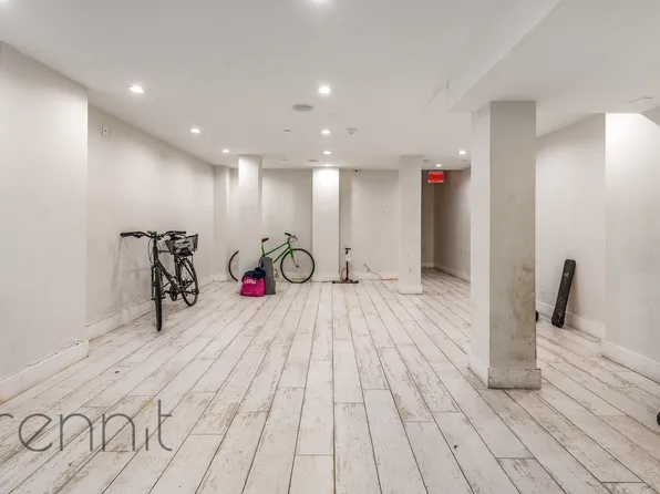 1031 Montgomery Street image 10 of 13