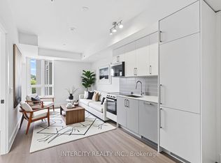 2075 King Rd #411, King, ON L7B 1K2