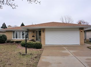 9633 S Kilbourn Ave, Oak Lawn, IL 60453