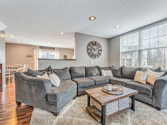 5th image of 397 Douglasfir Dr