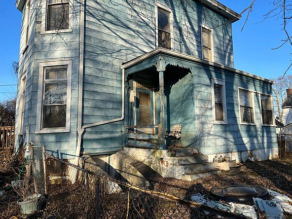 4th image of 1/2 Harris Avenue
