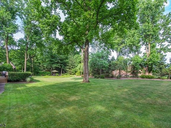 3rd image of 25 Sweetwood Dr